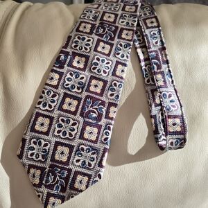 Countess Mara Patterned Silk Necktie Tie